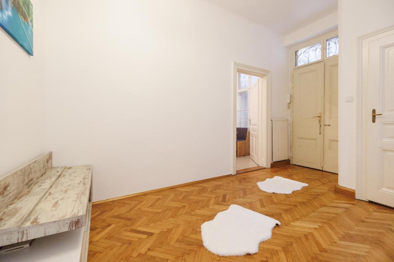 Central Apartment - Private Sauna Wien Eksteriør billede